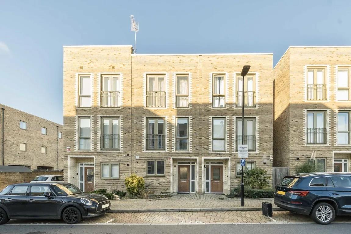 Edgecumbe Avenue, NW9, London